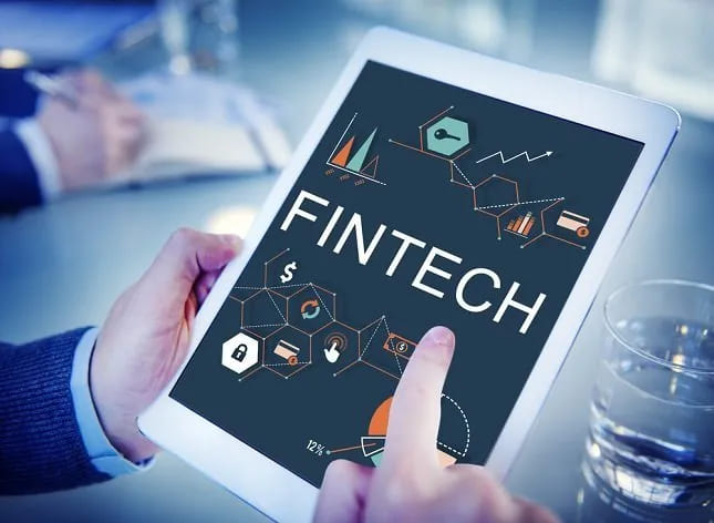 Fintech Syariah vs. Konvensional: Perbedaan, Keunggulan, dan Pertimbangan