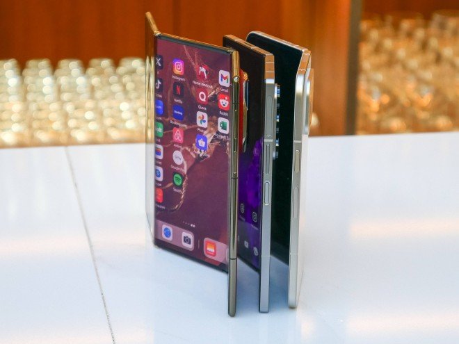 Samsung Galaxy G Fold: Ponsel Lipat Tiga dengan Layar 10 Inci, Rilis Januari 2026?